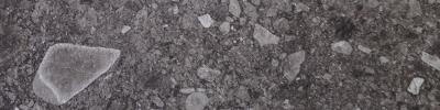 Svart_RR 03 ST 15x60