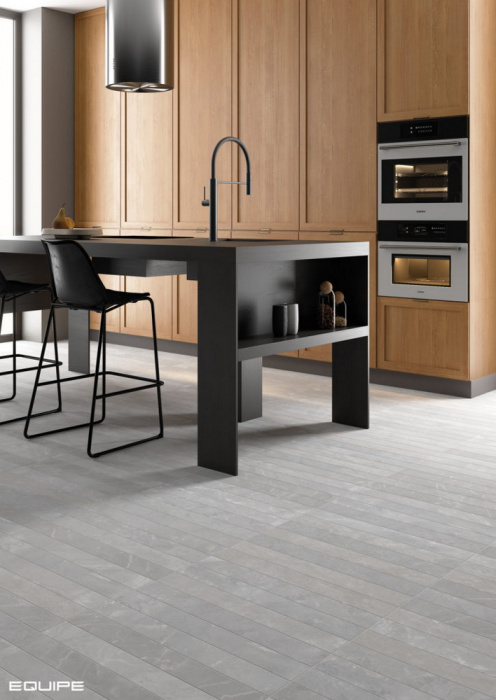 Керамическая плитка EQUIPE MARMORIS в интерьере MARMORIS-GREY-75X60CM_2-725x1024